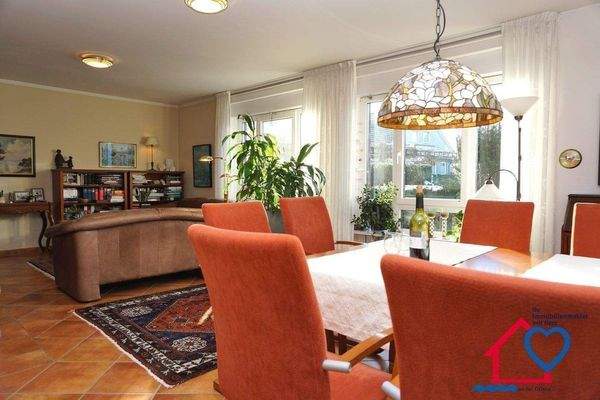 EG Wohnzimmer Essbereich.JPG