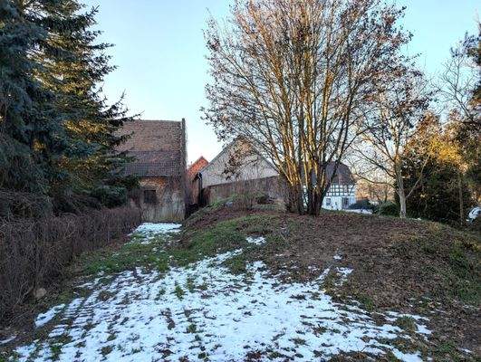 Garten und Ostseite Nebengebäude