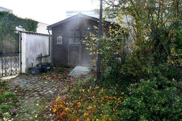 praktisches Gartenhaus.JPG