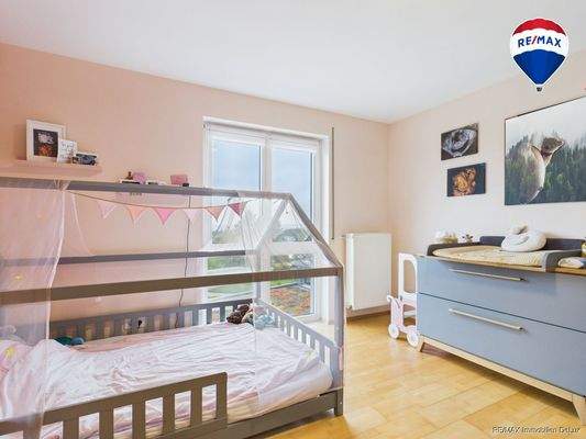 RE/MAX Immobilien DeLux Einfamilienhaus Mettlach-Weiten Schlafzimmer