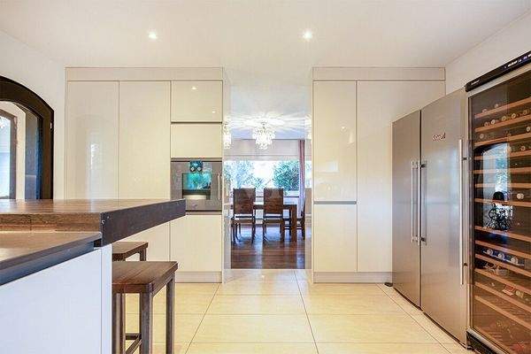 Küche mit Blick Essbereich