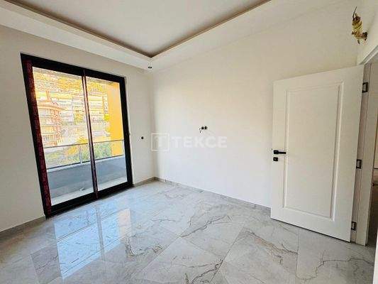 City-View Flats for Sale with a Communal Pool in Alanya Antalya