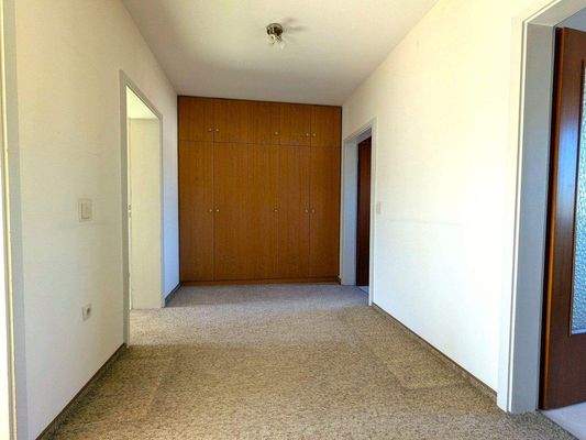 Flur / Diele im OG mit Einbauschrank