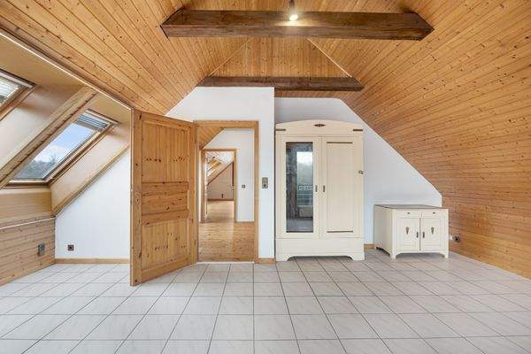 Raum 1 mit flexiblen Nutzungsmöglichkeiten