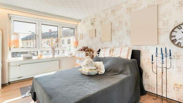 1. OG Schlafzimmer 2 1