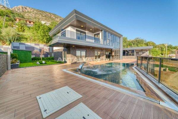 Elegant Villas with Pool and Sauna in Alanya