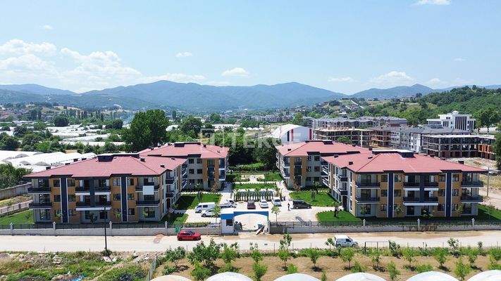 Flats for Sale in a Secure Complex with a Pool in Yalova