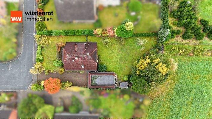 Luftaufnahme – Haus und Grundstück von oben