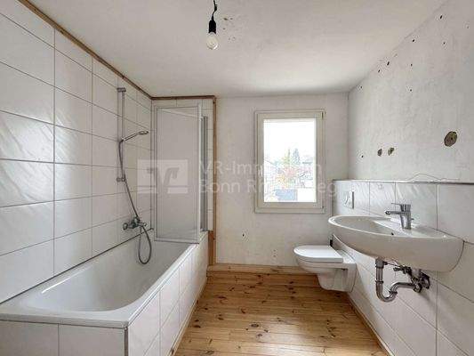 Badezimmer mit Wanne OG