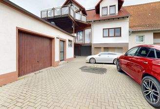 Entrance-Defurnished