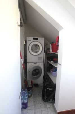 13 Waschmaschine u. Trockner.JPG