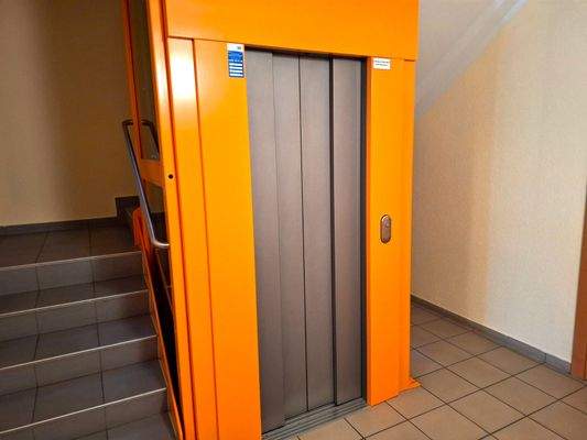 08 Fahrstuhl.jpg