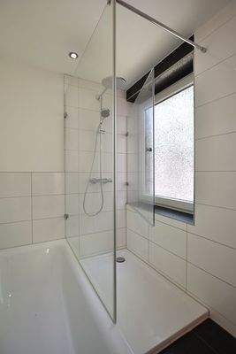 Voll- und Duschbad 1.2.