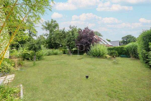 Großzügiger Gartenbereich