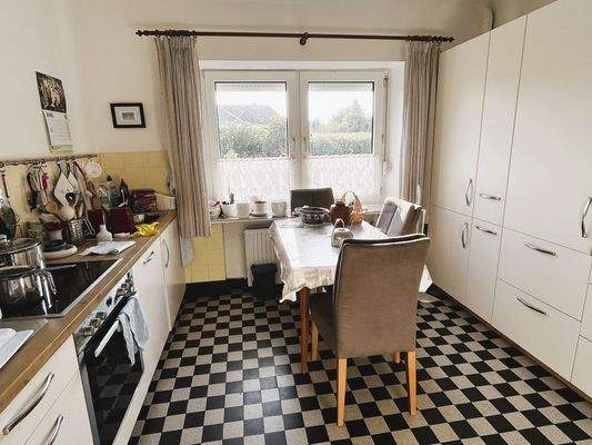Küche mit Essplatz
