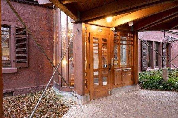 VORPLATZ / ZUGANG BÜRO