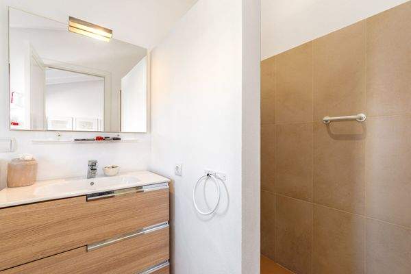 Eines von 3 Badezimmern