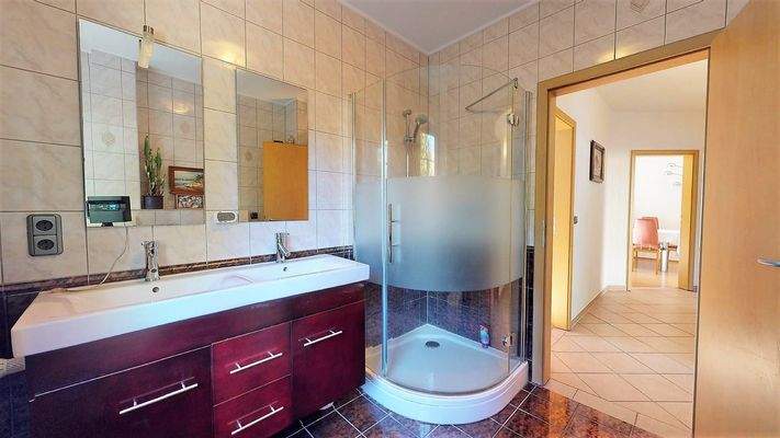 Erdgeschoss Duschbad mit BD