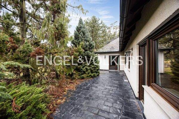 Blickgeschütze Terrasse mit Westausrichtung