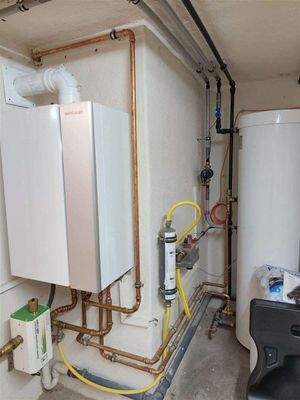 neue Gas-Heizung vorhanden