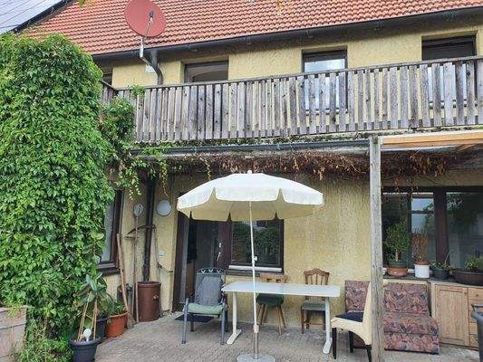 Rückansicht Haus u. Terrasse