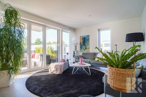 ...Wohnbereich mit Zugang...