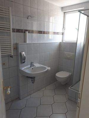 Duschbad Wohnung 1.jpg