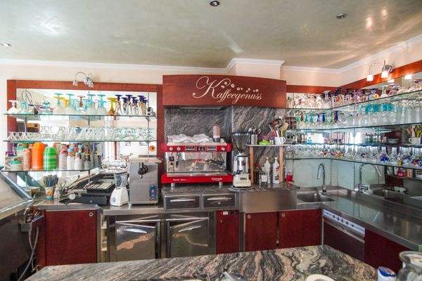 Tresen und Kaffeebar