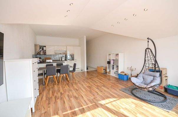 Offener Wohn- und Essbereich