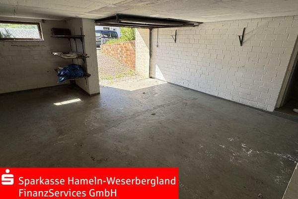 Eingebaute Garage im Kellergeschoss