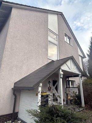 Seitenansicht mit Eingang