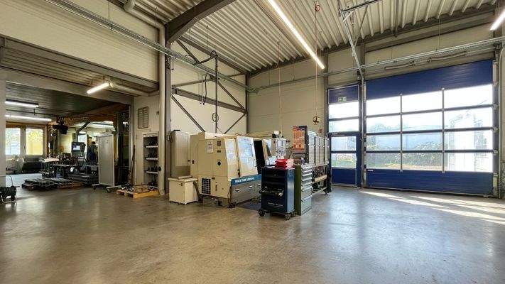 Erdgeschoss | Roll- und Falttore zur einfachen Belieferung