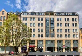 Vorderansicht Wohn-Geschäftshaus