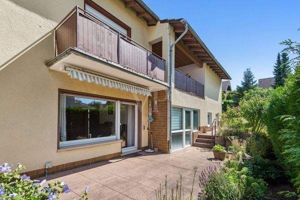 Terrasse mit Gartenzugang