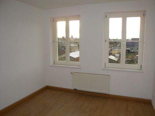 Schlafzimmer - Blick zum Fenster 