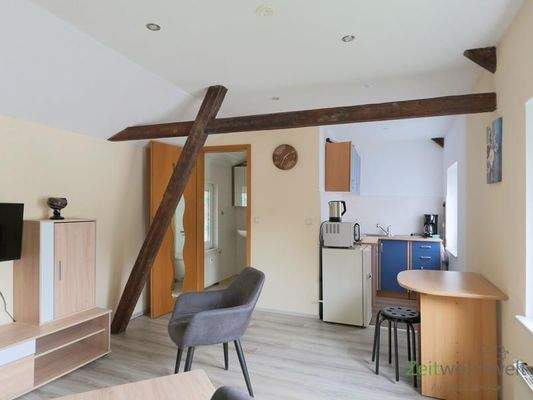 Blick zu Küche und Bad