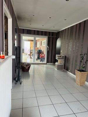 großer Eingangsbereich 