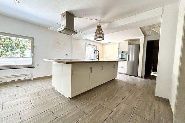 Küche mit Kücheninsel