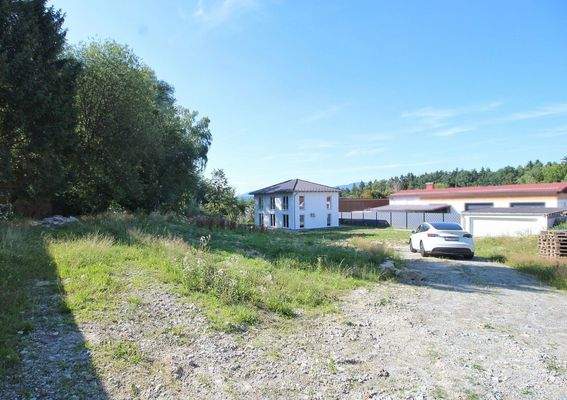 Blick über das Grundstück