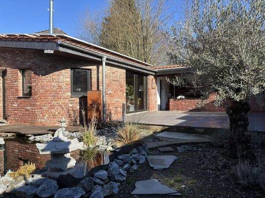 Terrasse 2 und Gartenhaus