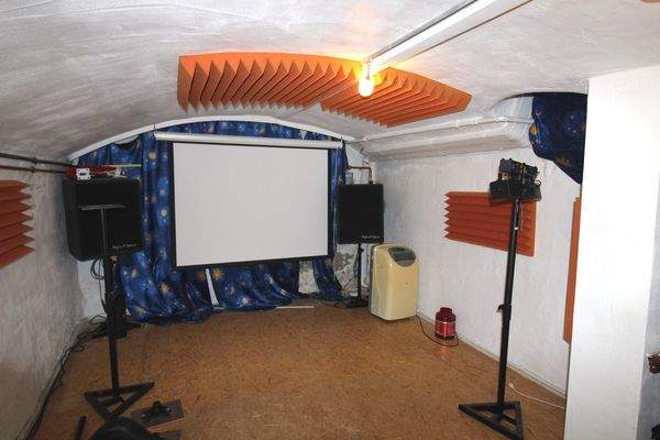 Musikraum im Keller