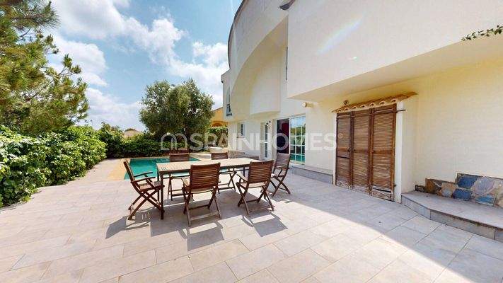 5 Bedroom House with Garden and Jacuzzi in Orihuela Costa