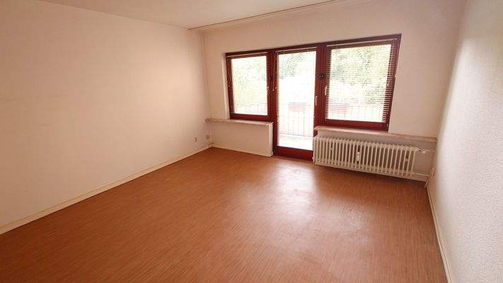 PIA - E EG links - Wohnzimmer 1.jpg