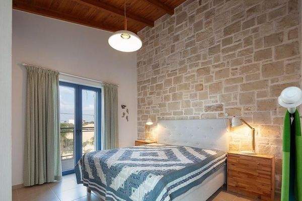 Kreta, Loutra: Steinvilla mit wunderschönem Meerblick zu verkaufen