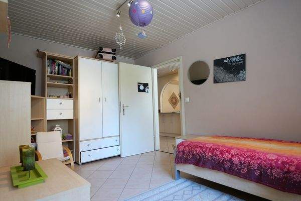 Kinder-/Arbeitszimmer 1