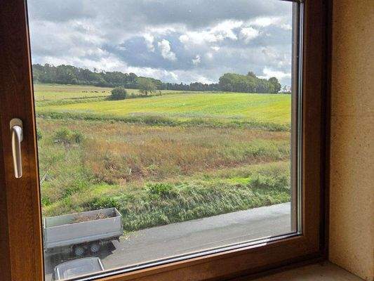 Blick aus dem Fenster im DG