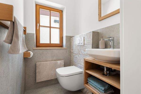  Separates Gäste WC (1. OG)