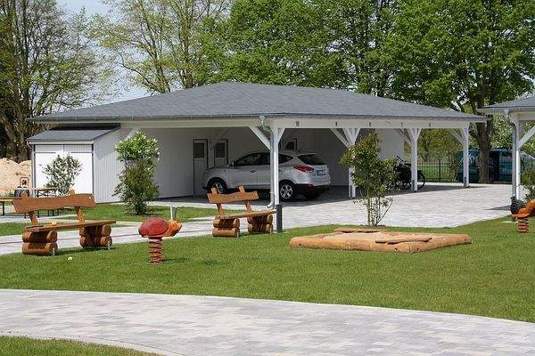 Carport.JPG