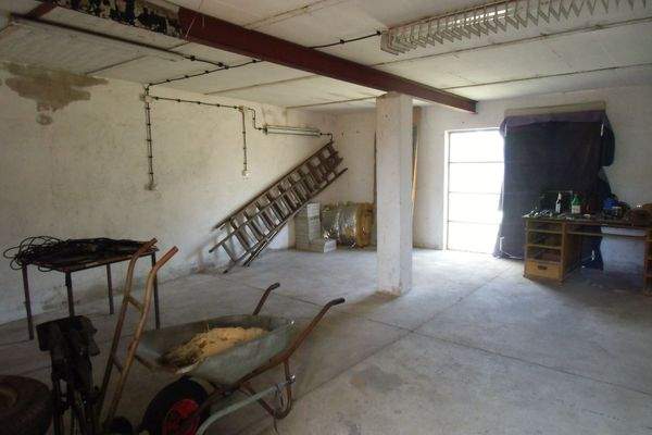 5 Große Garage.JPG