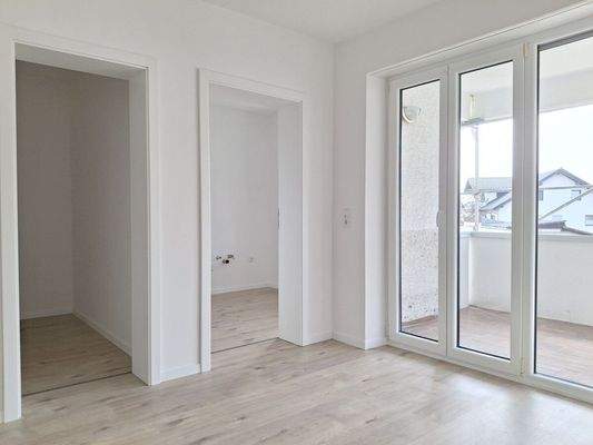 Bilck in die Küche und Abstellraum